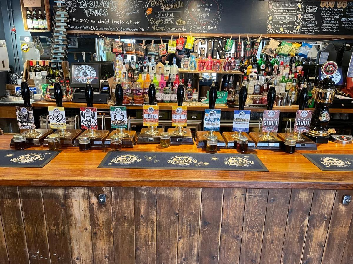 The Windsor Castle Inn Lye Luaran gambar